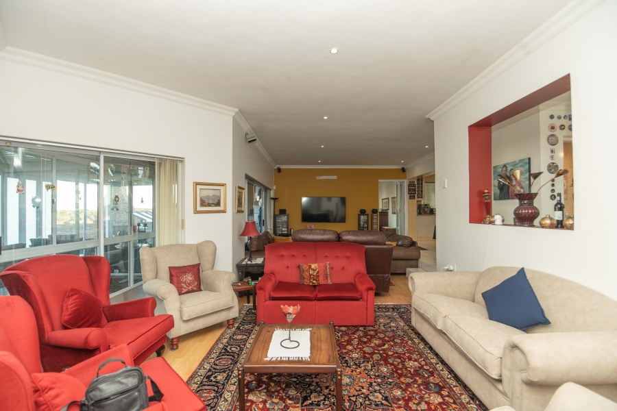 6 Bedroom Property for Sale in Humerail Eastern Cape